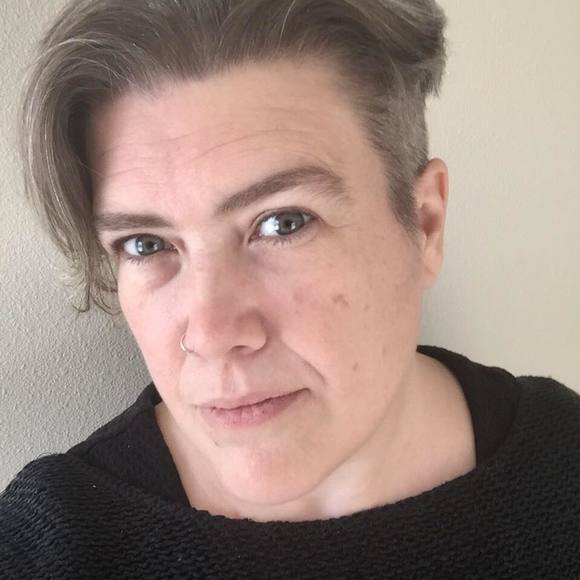 Meet your Posher, Danielle - Picture 1 of 1